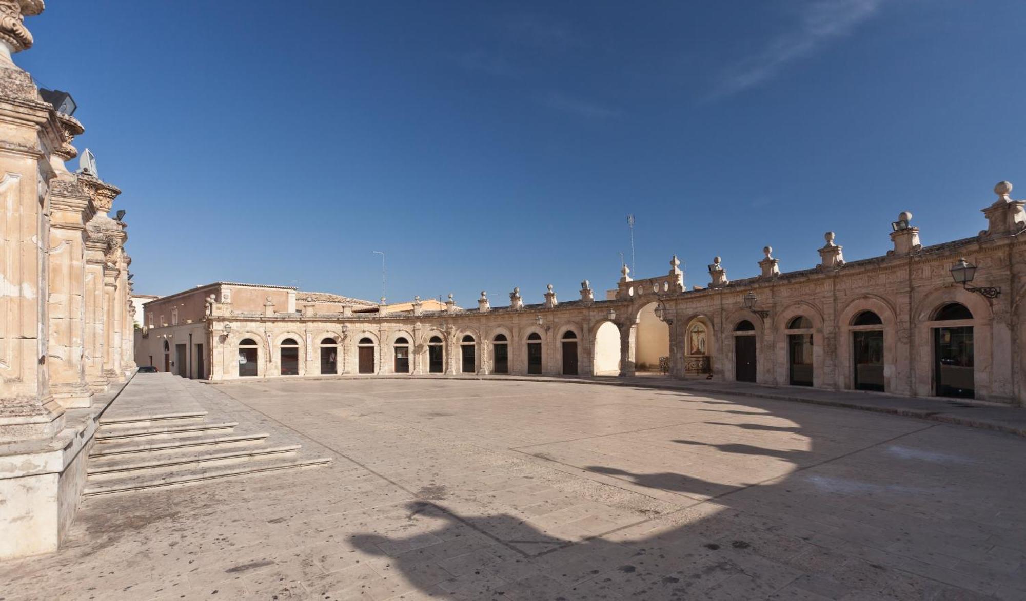 Palazzo Gambuzza Aparthotel Ispica Exterior foto